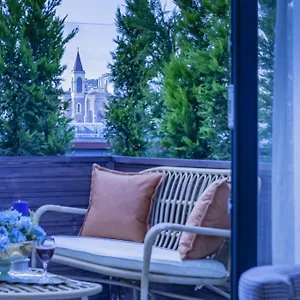 https://sacred-house-cihangir.istanbul-turkeyhotels.com