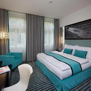 https://red-blue-design-hotel-prague.praguehotelsweb.com