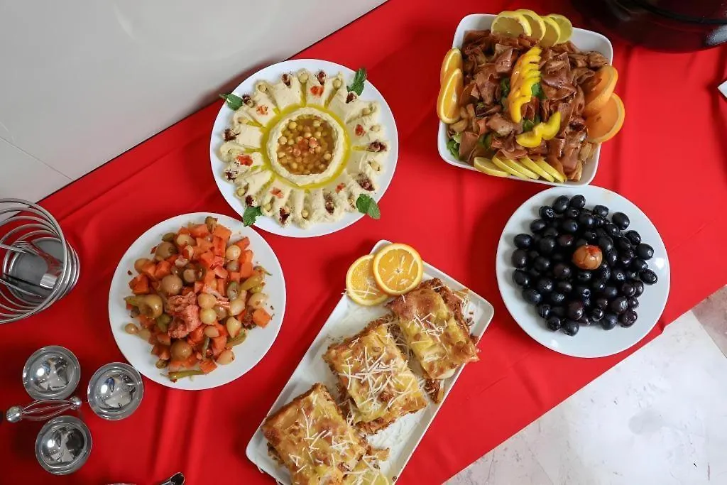 Alazmi Hotel دبي