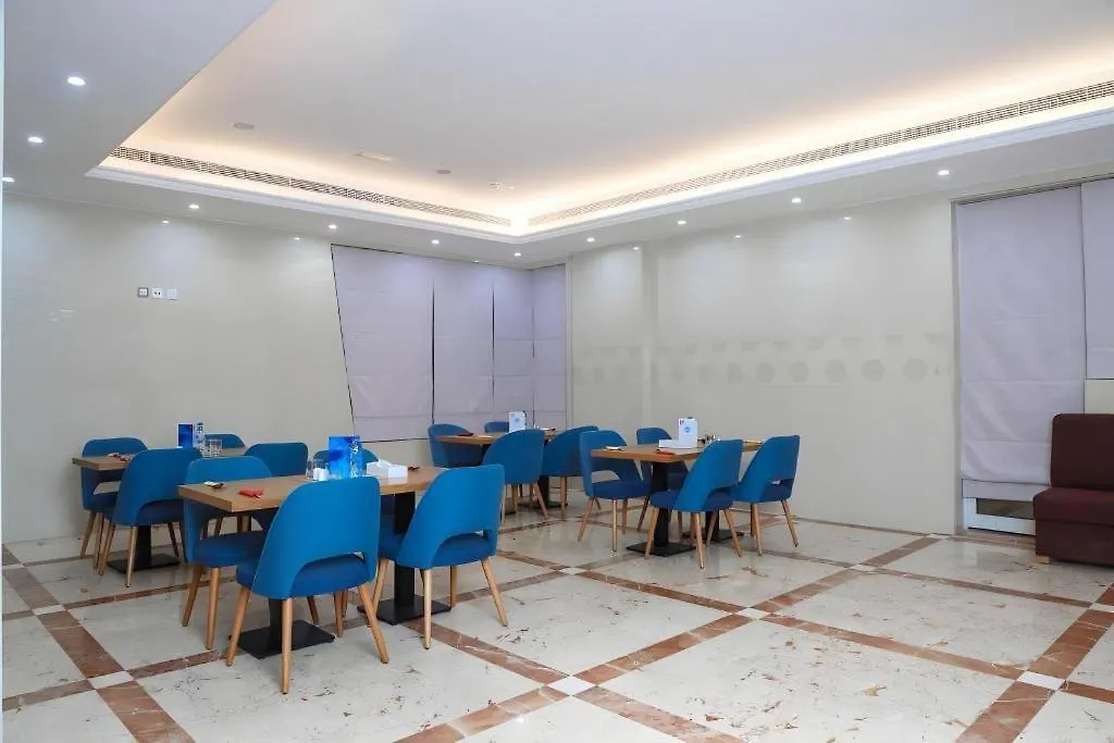 Alazmi Hotel دبي